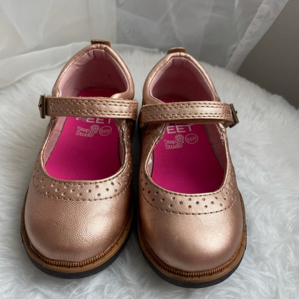 Step&Stride Girl Mary Jane Shoe Faux Leather, size 8.5, Champagne